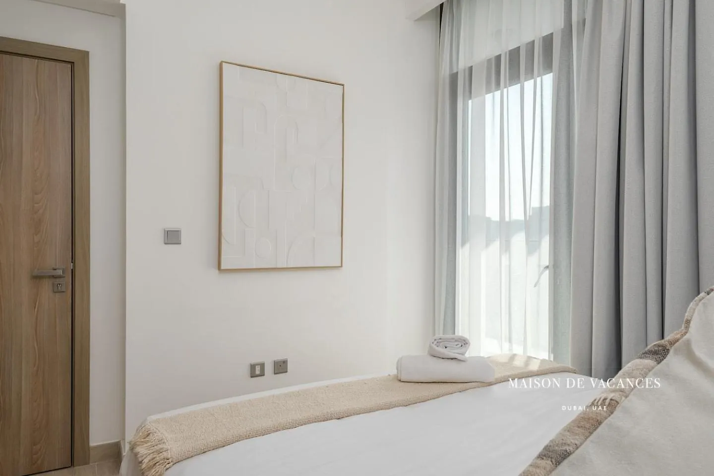 Spacious Corner 1 Bedroom 10Mins From Dubai Mall Apartment